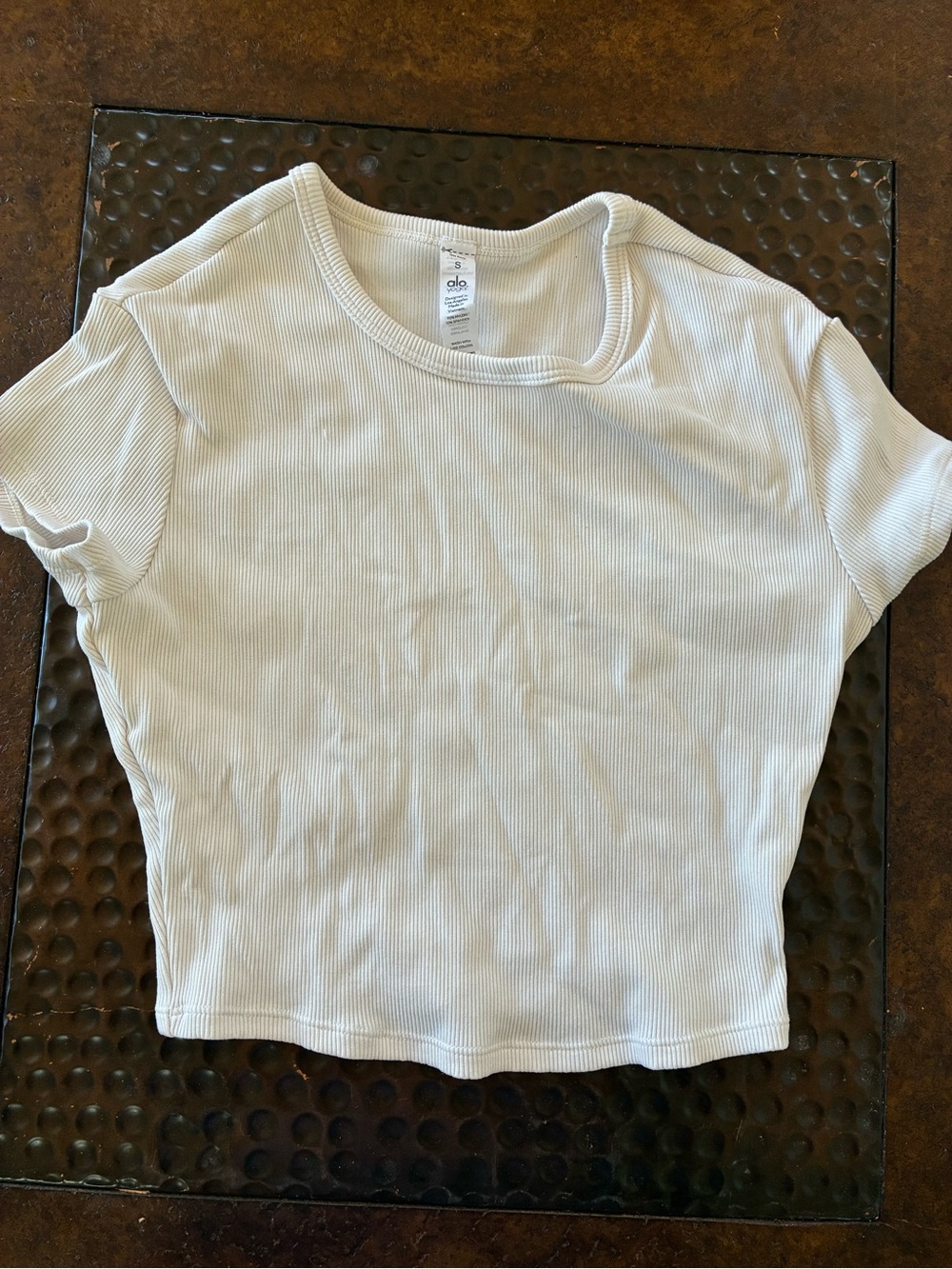 Alo yoga ribbed baby tee